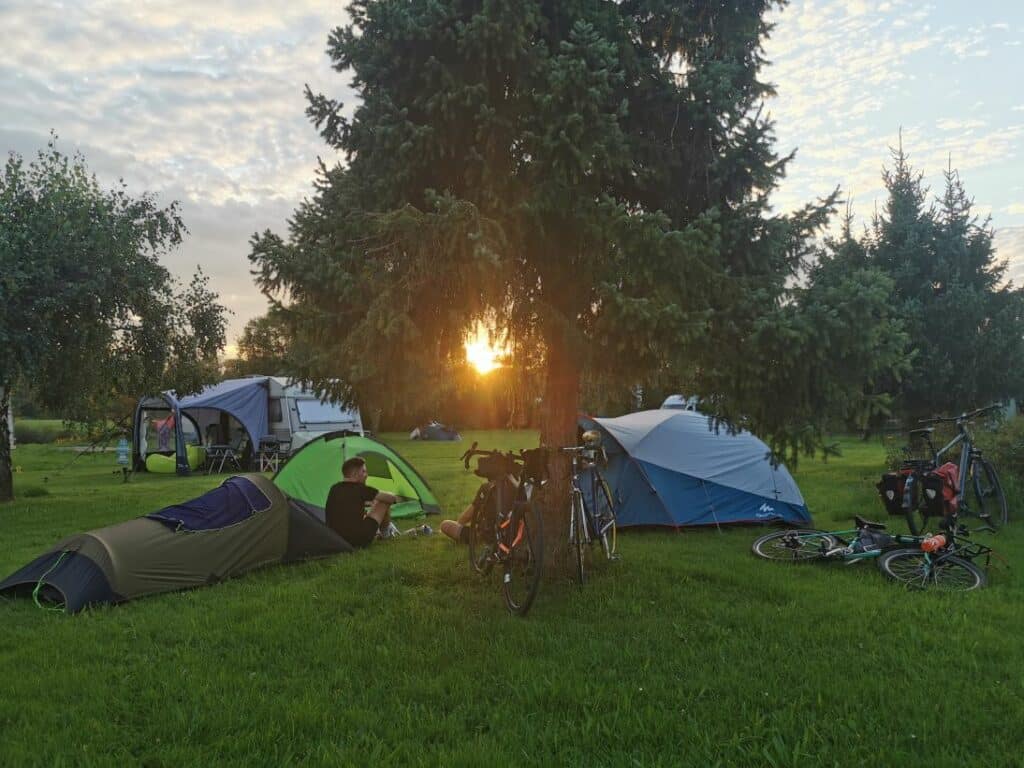 Zelten Fahrradfahren Im Grünen Freunde Overnighter Radtour Camping